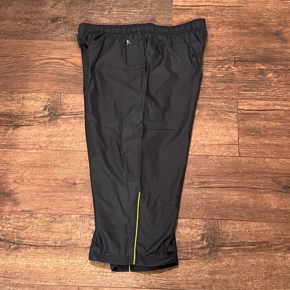 Danskin Now Windbreaker Capris